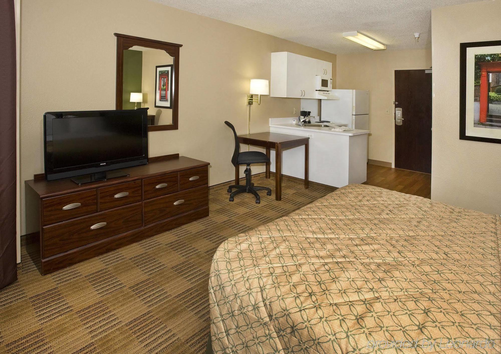 Extended Stay America Suites - Stockton - Трейсі Номер фото